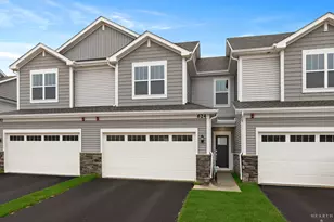 624 Cassia Ct, Crystal Lake, IL 60012 - Photo 1