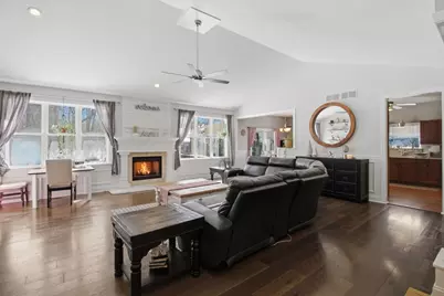 1022 Rosewood Drive, Carpentersville, IL 60110 - Photo 11