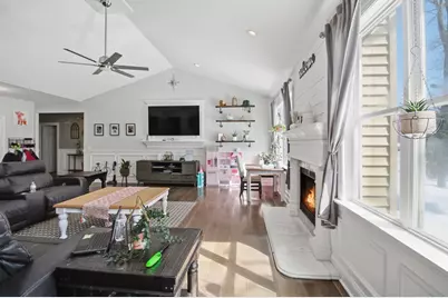 1022 Rosewood Drive, Carpentersville, IL 60110 - Photo 5