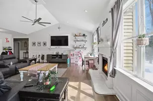 1022 Rosewood Dr, Carpentersville, IL 60110 - Photo 5