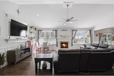 1022 Rosewood Drive, Carpentersville, IL 60110 - Photo 13