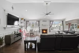 1022 Rosewood Dr, Carpentersville, IL 60110 - Photo 13