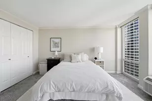 111 E Chestnut St, Chicago, IL 60611 - Photo 19