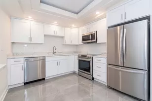 555 S River Rd, Des Plaines, IL 60016 - Photo 7