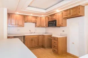 555 S River Rd, Des Plaines, IL 60016 - Photo 5