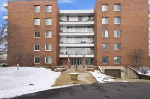 4000 Triumvera Dr, Glenview, IL 60025 - Photo 1