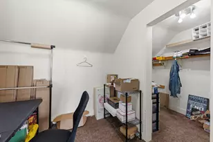 319 Willow Ave, Joliet, IL 60436 - Photo 19