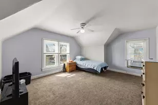 319 Willow Ave, Joliet, IL 60436 - Photo 17