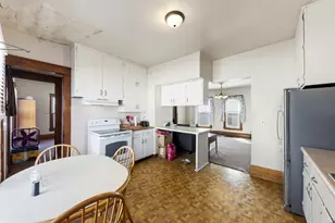 319 Willow Ave, Joliet, IL 60436 - Photo 11