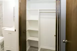 1040 W Hollywood Ave, Chicago, IL 60660 - Photo 13