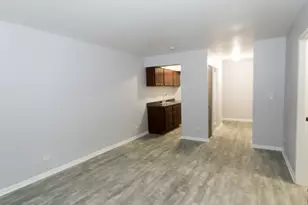 1040 W Hollywood Ave, Chicago, IL 60660 - Photo 9