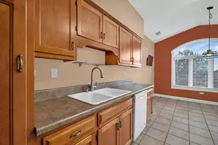 6331 Pine Ridge Ct, Tinley Park, IL 60477 - Photo 7