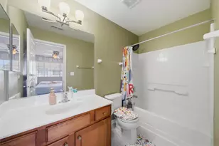 542 Cary Woods Cir, Cary, IL 60013 - Photo 13