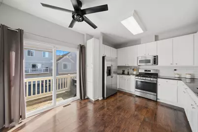 542 Cary Woods Circle, Cary, IL 60013 - Photo 7