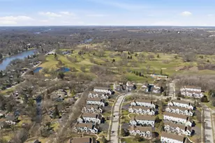 542 Cary Woods Cir, Cary, IL 60013 - Photo 29