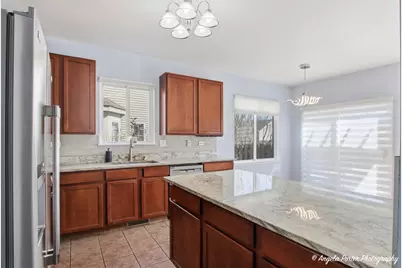 749 S Parkside Drive, Round Lake, IL 60073 - Photo 5