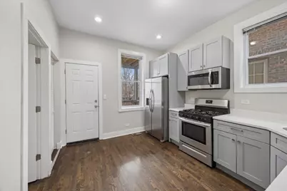 1033 N Lawndale Avenue, Chicago, IL 60651 - Photo 9