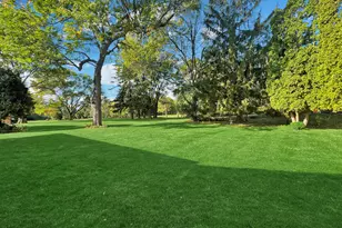 1318 Ridgefield Rd, Freeport, IL 61032 - Photo 5