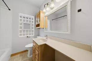 5722 W Eastwood Ave, Chicago, IL 60630 - Photo 11