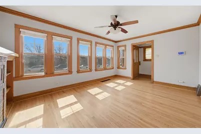 5722 W Eastwood Avenue, Chicago, IL 60630 - Photo 7