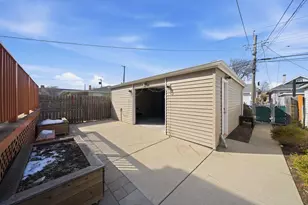 5722 W Eastwood Ave, Chicago, IL 60630 - Photo 31