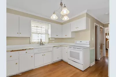 [Address not provided], La Grange, IL 60525 - Photo 9