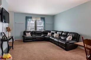 2418 Montclair Ln, Montgomery, IL 60538 - Photo 1