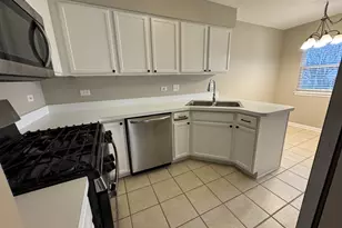 2473 Dickens Dr, Aurora, IL 60503 - Photo 7