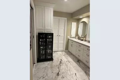 4 Oak Brook Club Drive #G205, Oak Brook, IL 60523 - Photo 53