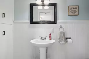 635 N Elm St, Herscher, IL 60941 - Photo 9