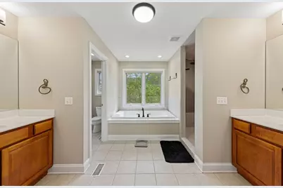 385 N Chalary Court, Palatine, IL 60067 - Photo 13