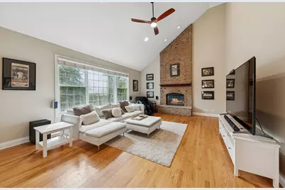 385 N Chalary Court, Palatine, IL 60067 - Photo 9