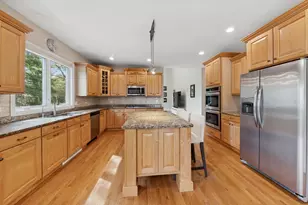 385 N Chalary Ct, Palatine, IL 60067 - Photo 7