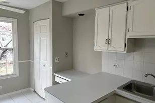 1437 Clairmont Ct, Vernon Hills, IL 60061 - Photo 9