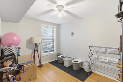 2032 W Birchwood Avenue, Chicago, IL 60645 - Photo 13