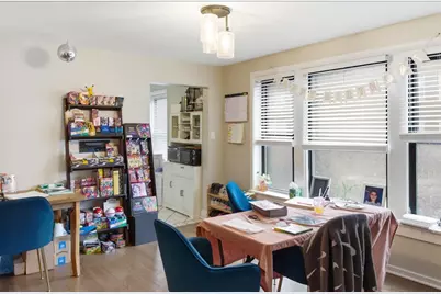 2032 W Birchwood Avenue, Chicago, IL 60645 - Photo 9