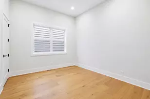 3644 W Cornelia Ave, Chicago, IL 60618 - Photo 11