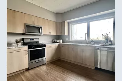 7113 Clarendon Hills Road, Darien, IL 60561 - Photo 13