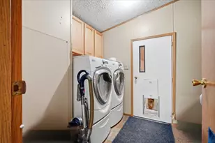 6009 Park Rd, Clifton, IL 61727 - Photo 19