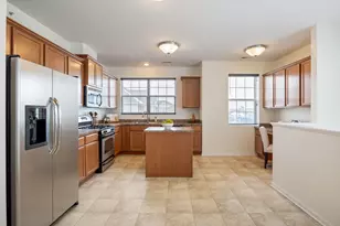 10225 Mulberry Ln, Bridgeview, IL 60455 - Photo 5