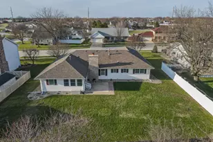 214 Greenbriar Ln, Bourbonnais, IL 60914 - Photo 43