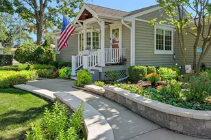 182 E Hale St, Elmhurst, IL 60126 - Photo 3
