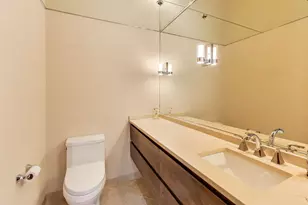 100 E Huron St, Chicago, IL 60611 - Photo 25