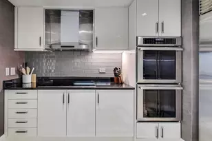 100 E Huron St, Chicago, IL 60611 - Photo 7