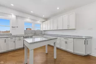 5715 S Kenwood Ave, Chicago, IL 60637 - Photo 11