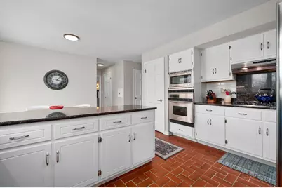 26982 W Lakeview Drive S, Lake Barrington, IL 60084 - Photo 11