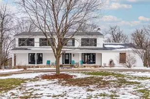 26982 W Lakeview Dr S, Lake Barrington, IL 60084 - Photo 1