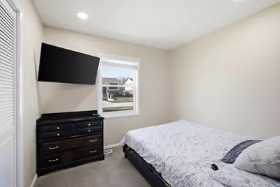 205 Villa Road, Streamwood, IL 60107 - Photo 11