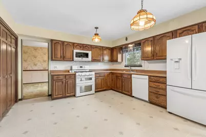 5017 Kenneth Drive, Crystal Lake, IL 60014 - Photo 9