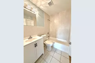 5522 W Celebrity Circle, Hanover Park, IL 60133 - Photo 13